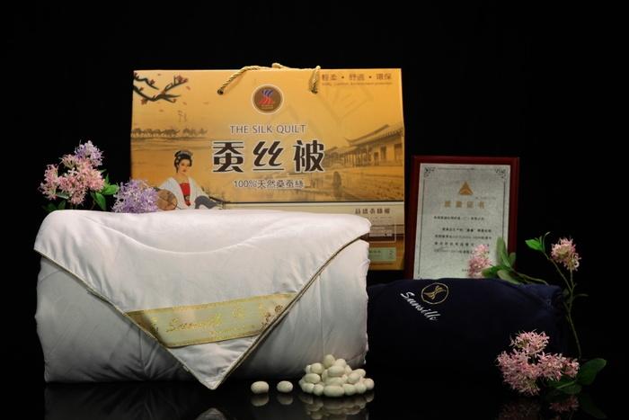 一图读懂蚕丝被 从选茧到安睡，天然温度的贴身守护